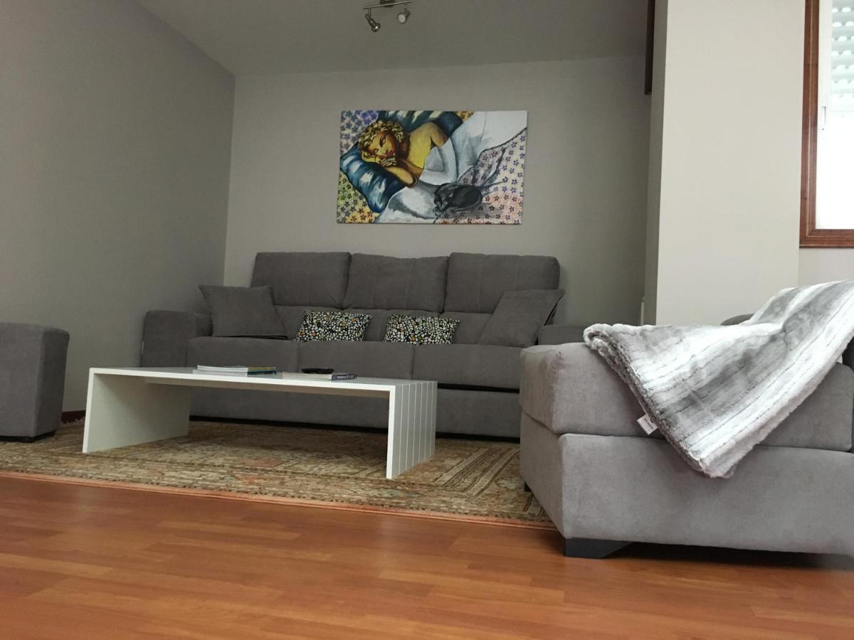 شقة Duplex Rosalia De Castro. ريبادافيا المظهر الخارجي الصورة